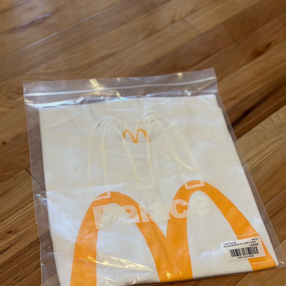 PALACE X MCDONALDS T SHIRT